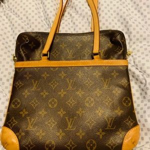 Louis Vuitton Coussin GM Monogram Shoulder Bag